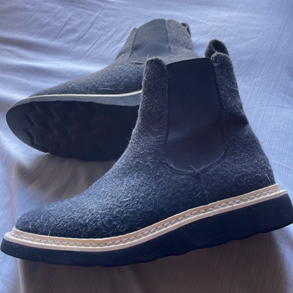 Target Wool Boots size 6. Barely worn - Picture 2 of 4